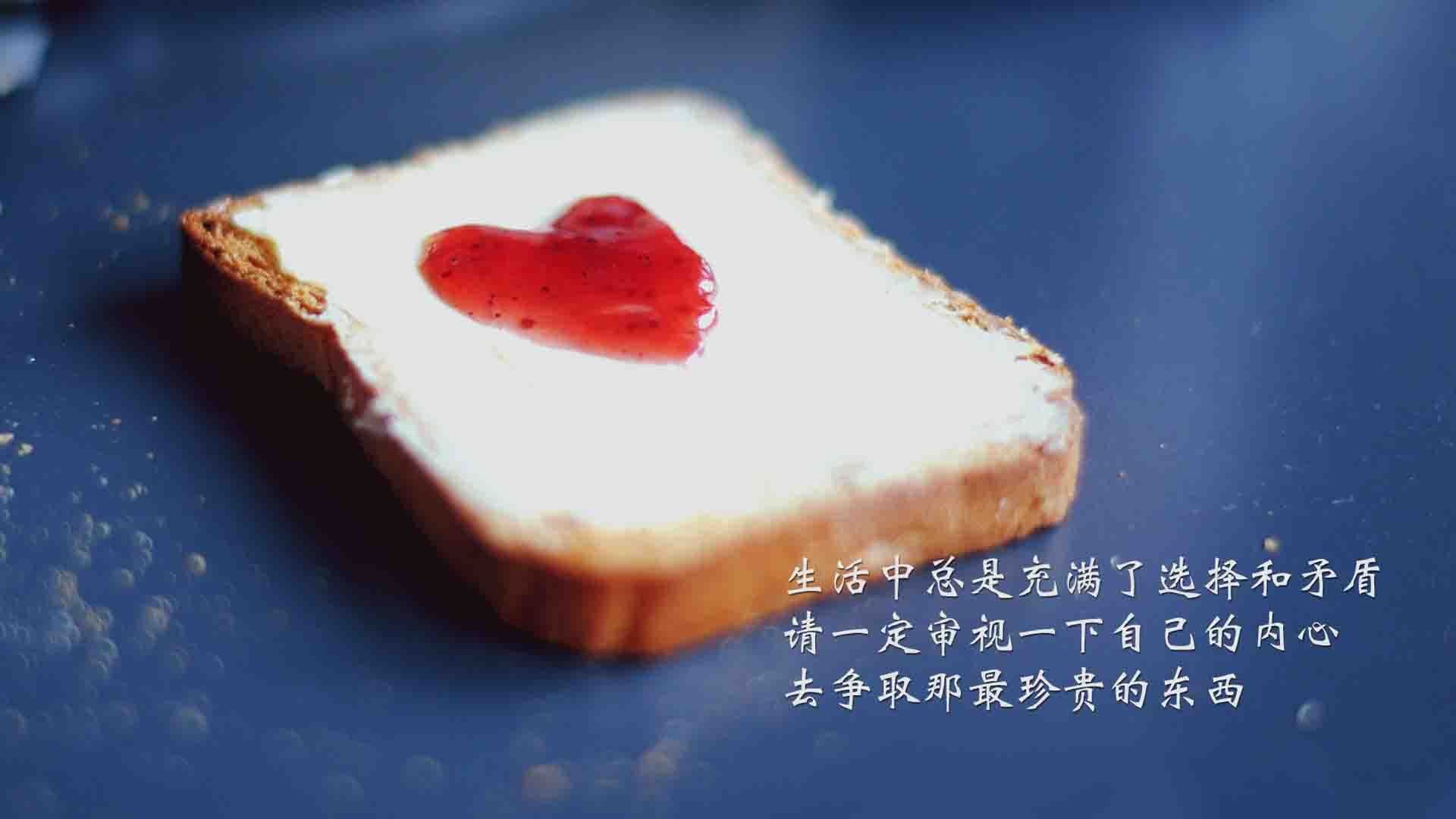 kaiyun官方网站-德甲激烈，教练强调战术应用，德甲球员撞教练