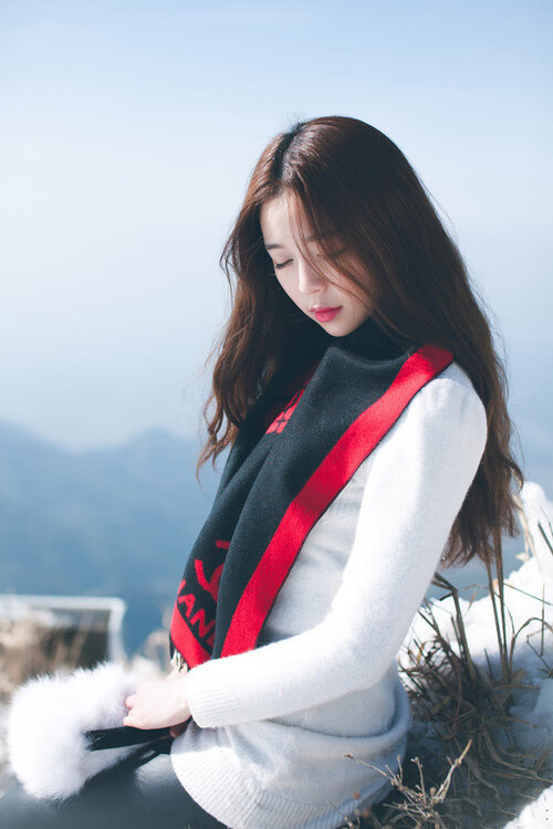 贝尔纳代斯基连续上演帽子戏法,成为焦点人物,贝尔纳代斯基帅气